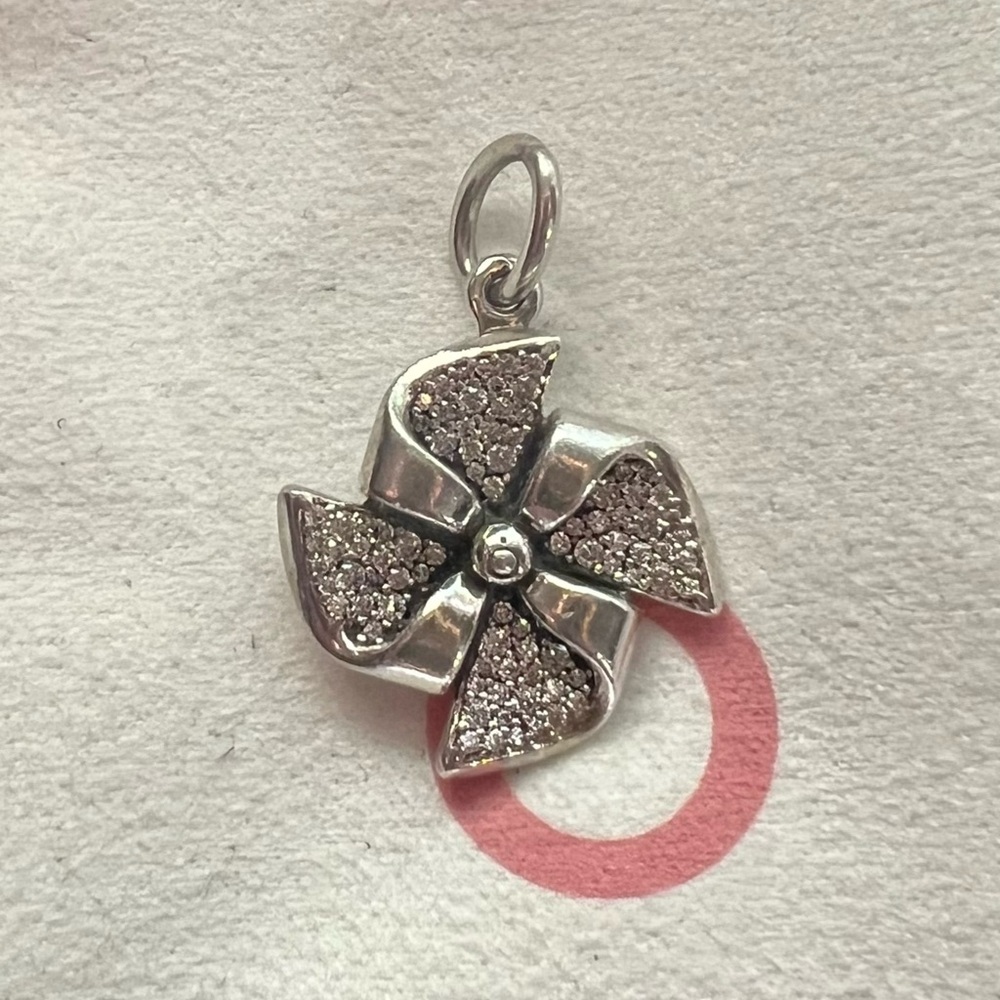 GENUINE PANDORA Exclusive! STAFF ONLY VERY RARE Windmill Charm. Pinwheel SPINS!